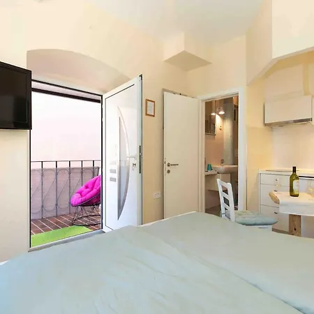 For 2, Cozy, Balcony W Sea View, Near דירה *