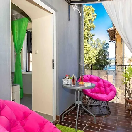For 2, Cozy, Balcony W Sea View, Near דירה